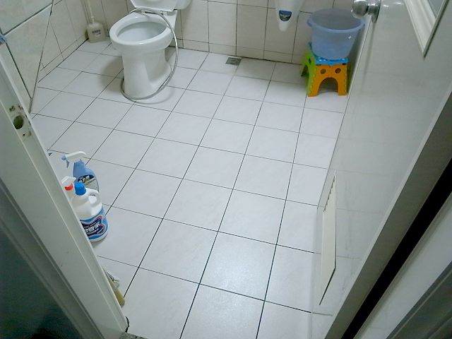 廁所浴室安全之_3M 魔利防滑貼片